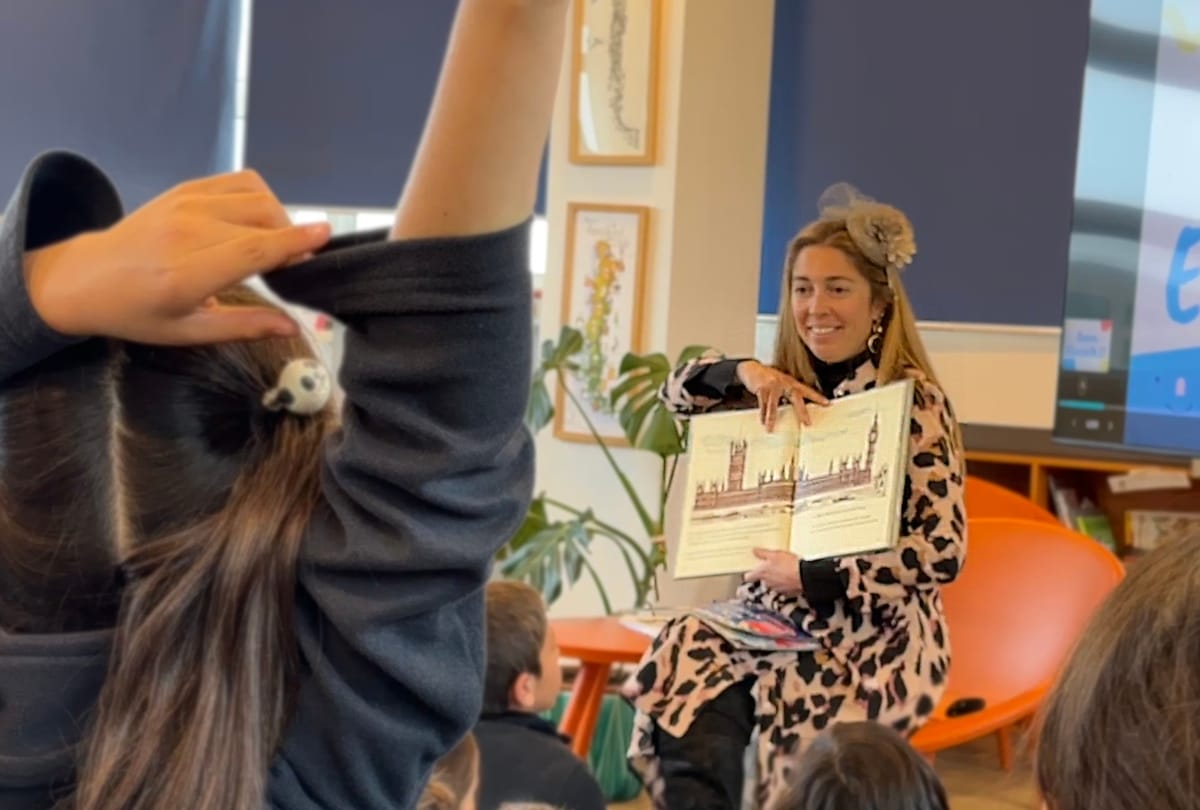 Directora Catalina Rodríguez cuenta cuentos