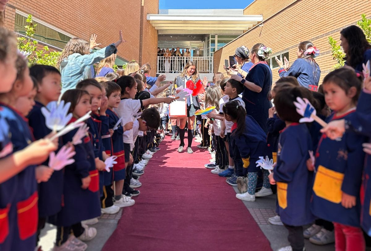 Colegio despidiendo a nuestro IV Medio