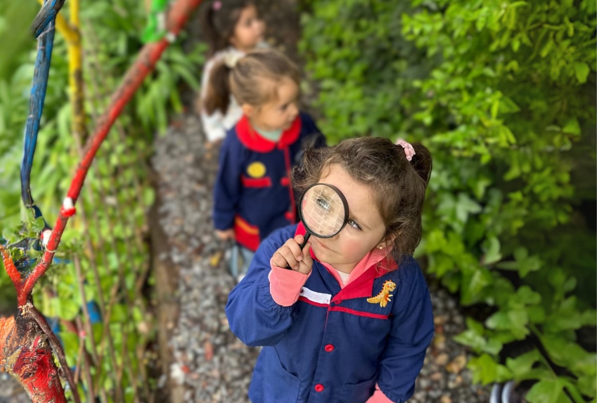 explorando el jardín infantil
